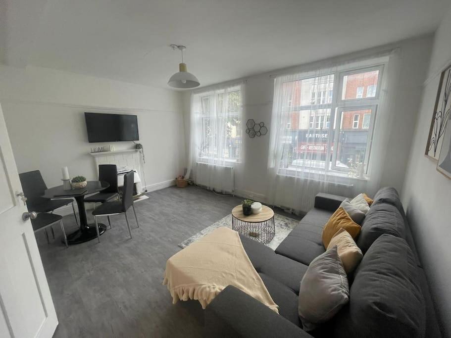 Charming 2 Bed Flat On Tower Bridge Londres Exterior foto