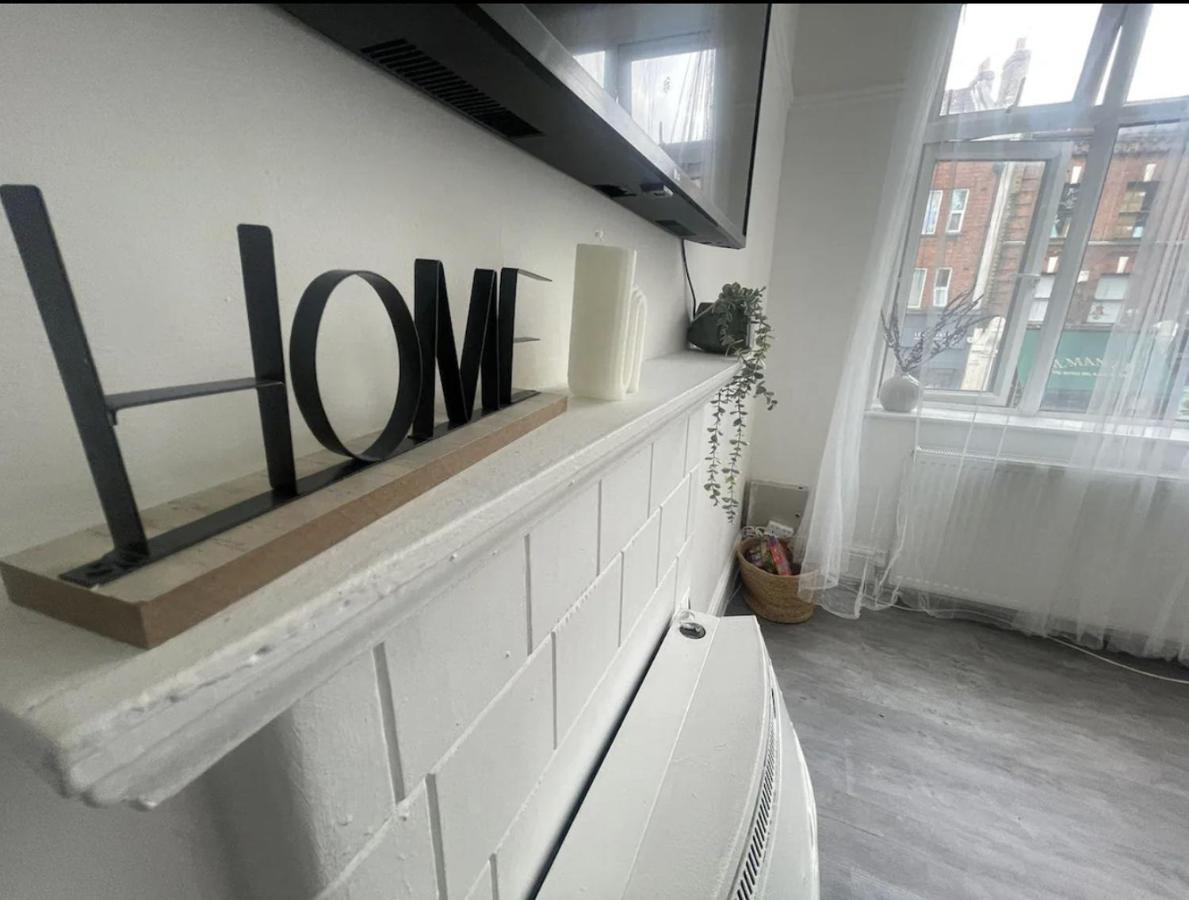 Charming 2 Bed Flat On Tower Bridge Londres Exterior foto