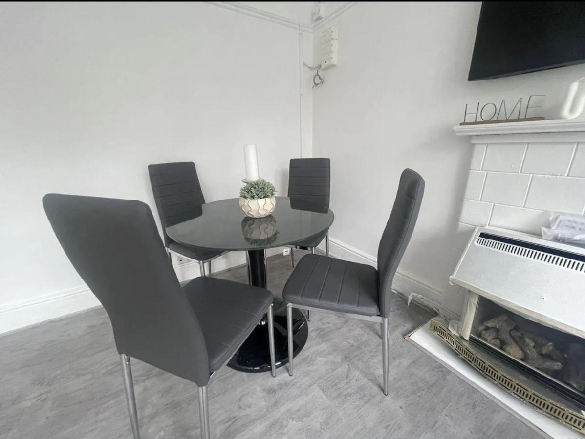 Charming 2 Bed Flat On Tower Bridge Londres Exterior foto